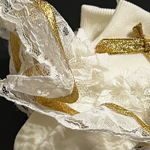 Vintage NWT Pair Hip Hop Ruffled Gold Metallic Lace Ribbon Bows Pageant Socks - Picture 13 of 13